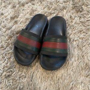 Gucci slides - size 13-12 little kids